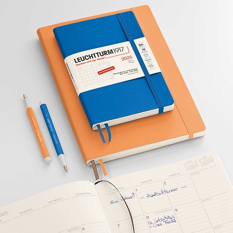 Monthly Planner with Notebook 2025, German