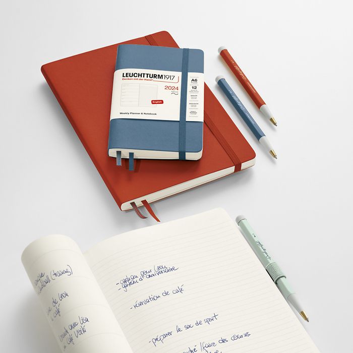 https://www.leuchtturm1917.com/media/productdetail/700x700/801448/weekly-planner-and-notebook-french_1.jpg
